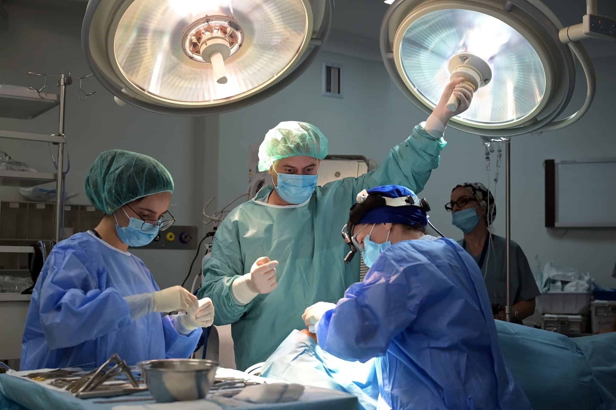 Scegliere una clinica di chirurgia plastica in Albania: perché il supporto ospedaliero è importante